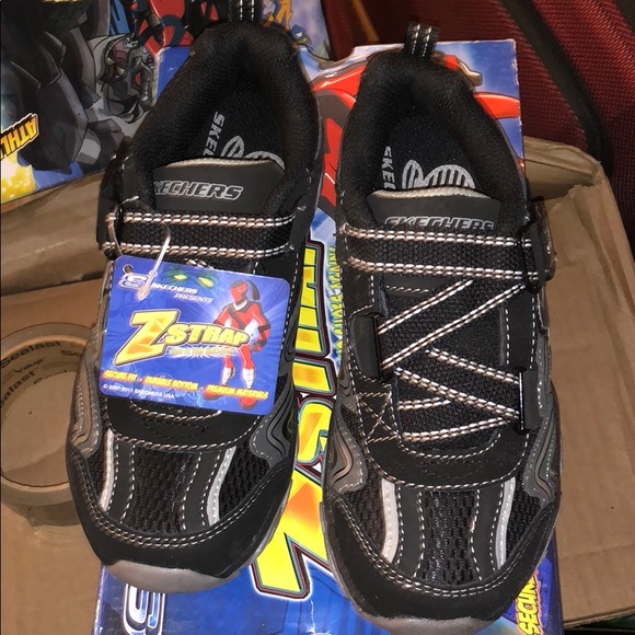 sketchers with straps